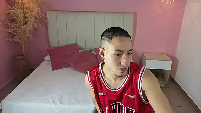 Snapshot of jhan_vassilis chatting on April 1, 2026, 1:34 pm jhan vassilis online show from April 1, 2026, 1:34 pm