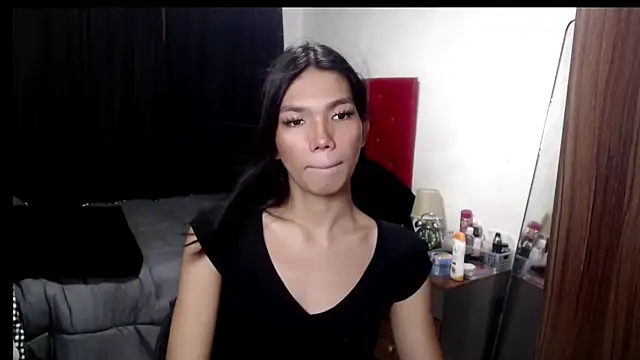 hikarilust23xx online show from June 6, 2026, 4:23 pm