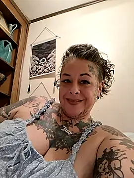 Kitty bang online show from April 18, 2026, 2:47 am