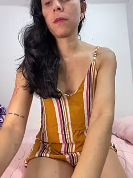 EmilyBrown01 online show from May 5, 2026, 3:53 am