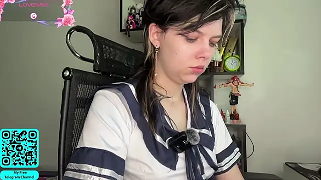 MadalynNosel online show from June 14, 2026, 7:09 am