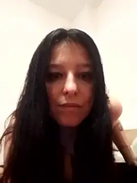 EmmaWillow online show from April 2, 2026, 1:07 pm