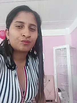SofiaMendez1  online show from May 13, 2026, 2:57 pm