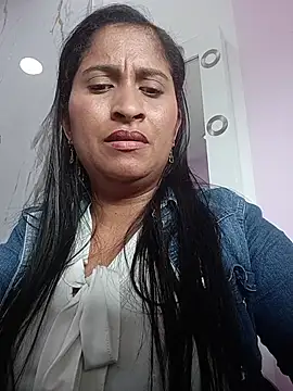 SofiaMendez1  online show from May 16, 2026, 6:18 pm