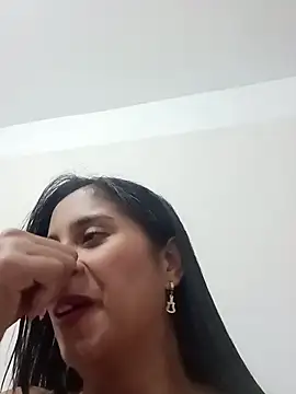 SofiaMendez1  online show from April 28, 2026, 2:38 am