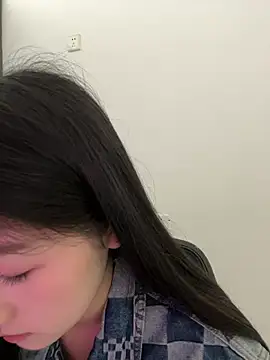 Snapshot of Mina_ovo chatting on April 10, 2026, 6:31 am Mina ovo online show from April 10, 2026, 6:31 am