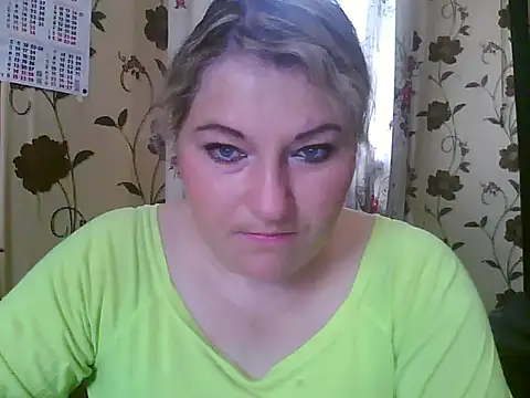 Snapshot of Xuliganka86 chatting on April 3, 2026, 8:21 am Xuliganka86 online show from April 3, 2026, 8:21 am