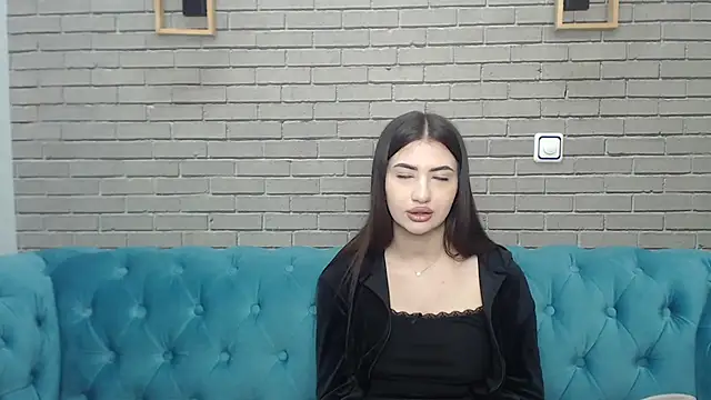 Snapshot of RebeccaMosc chatting on April 3, 2026, 7:26 am RebeccaMosc online show from April 3, 2026, 7:26 am