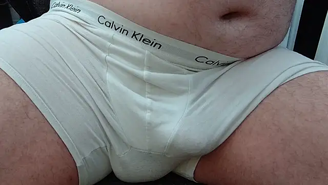 Snapshot of hot_uk_cam1 chatting on August 3, 2026, 10:47 pm hot uk cam1 online show from August 3, 2026, 10:47 pm