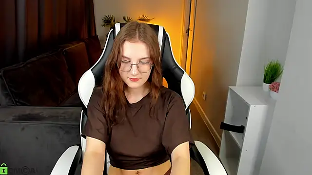 Snapshot of Madeli_nova chatting on April 6, 2026, 2:07 am Madeli nova online show from April 6, 2026, 2:07 am