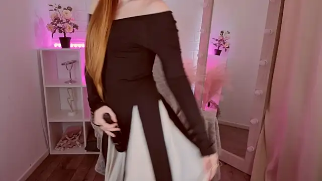 EvaBellea online show from April 18, 2026, 12:51 pm