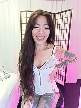 Polina P online show from May 5, 2026, 10:18 am