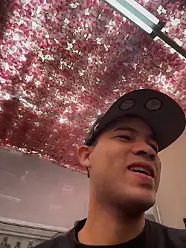 Snapshot of Mr_Yonder chatting on April 2, 2026, 12:45 pm Mr Yonder online show from April 2, 2026, 12:45 pm