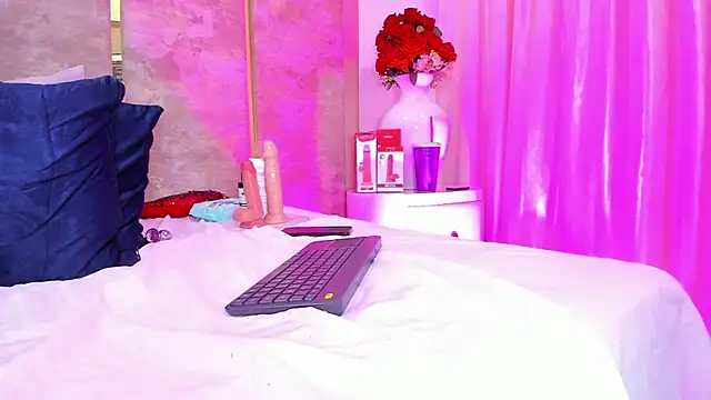 Snapshot of BellaWilliams_ chatting on June 17, 2026, 8:47 am BellaWilliams online show from June 17, 2026, 8:47 am