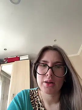 Lindasix online show from April 23, 2026, 6:53 am