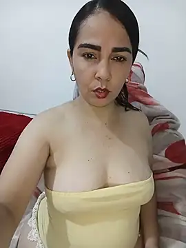 Emily Divi69 online show from May 18, 2026, 12:11 am