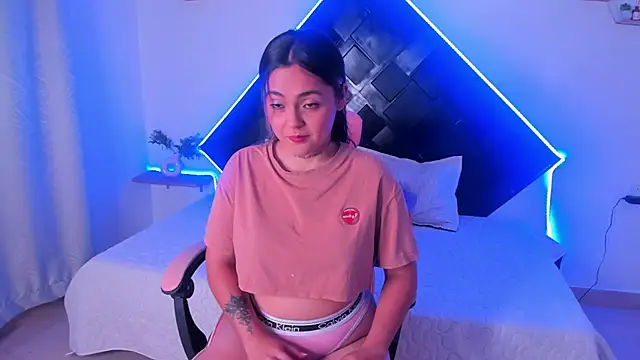 Lyra Dream online show from May 19, 2026, 9:11 pm