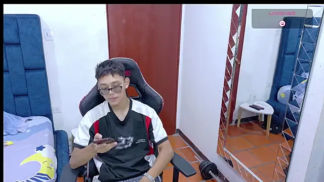 Alex teen 20c online show from April 10, 2026, 9:11 pm