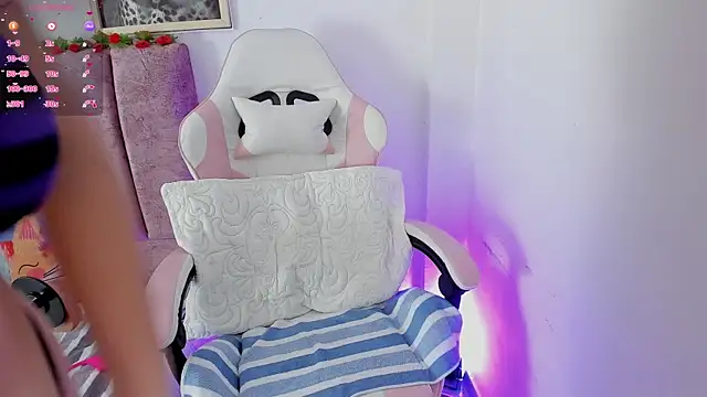alisson boobs   online show from June 17, 2026, 11:03 pm