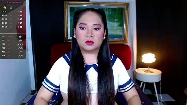 HugeCumRainSamantha online show from April 7, 2026, 5:37 pm