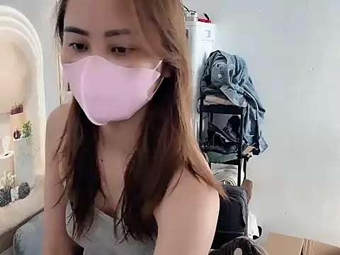 Snapshot of ___Nami___ chatting on April 3, 2026, 9:05 am Nami online show from April 3, 2026, 9:05 am