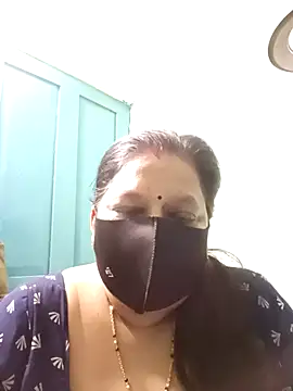 Snapshot of PINKI_024 chatting on April 7, 2026, 6:04 am PINKI 024 online show from April 7, 2026, 6:04 am