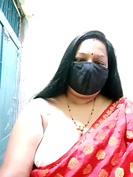 PINKI 024 online show from May 6, 2026, 5:55 am