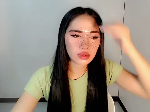 urasiankylie online show from April 23, 2026, 5:03 pm