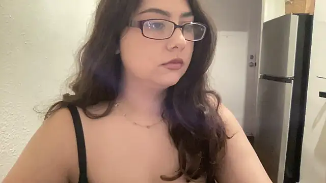 ariaxm00n online show from May 10, 2026, 9:49 pm