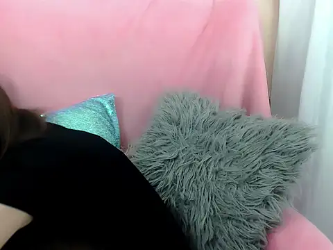 Snapshot of LiliBlush chatting on June 24, 2026, 7:11 pm LiliBlush online show from June 24, 2026, 7:11 pm