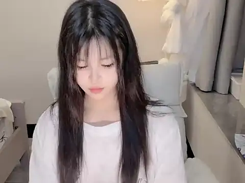 chenchen373 online show from April 10, 2026, 10:22 am