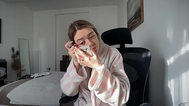 YasminLace online show from April 29, 2026, 5:06 pm