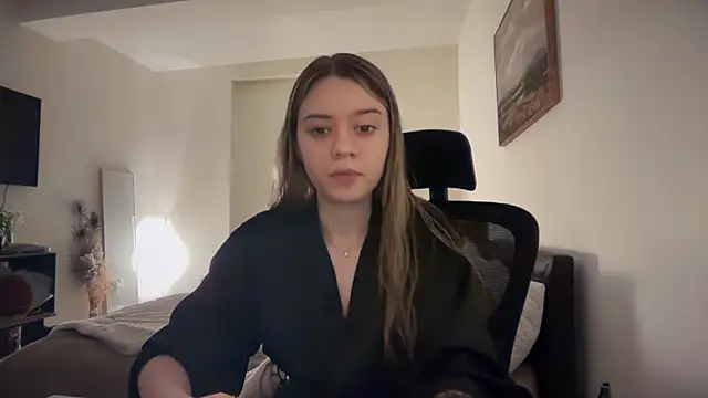 YasminLace online show from May 8, 2026, 9:18 pm