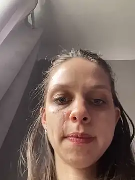 HotGirl1701 online show from April 9, 2026, 10:32 am