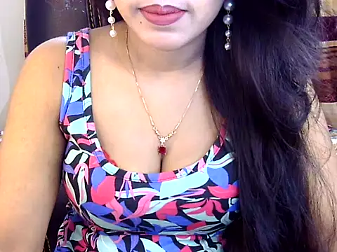 Snapshot of Noor_Zarin chatting on May 10, 2026, 8:00 pm Noor Zarin online show from May 10, 2026, 8:00 pm