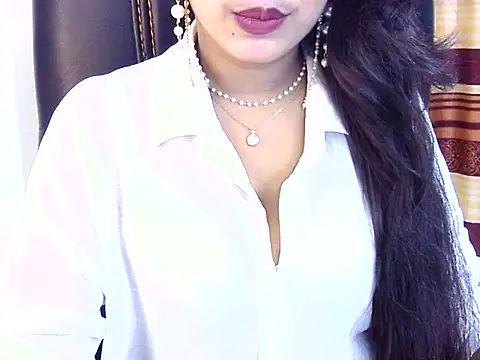 Snapshot of Noor_Zarin chatting on May 5, 2026, 8:23 pm Noor Zarin online show from May 5, 2026, 8:23 pm