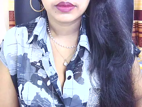 Snapshot of Noor_Zarin chatting on May 6, 2026, 6:23 pm Noor Zarin online show from May 6, 2026, 6:23 pm