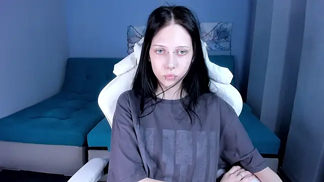 SugarBunny18 online show from July 13, 2026, 4:56 am