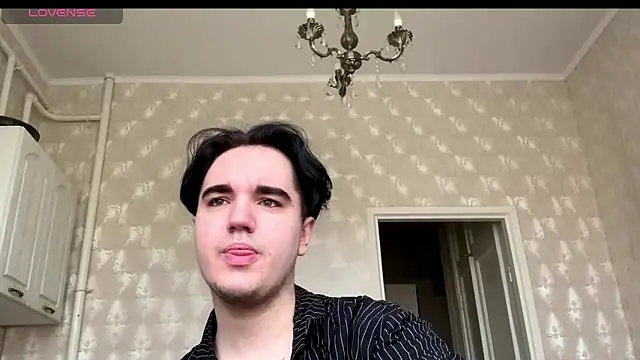 TylerSweet  online show from April 9, 2026, 7:47 am