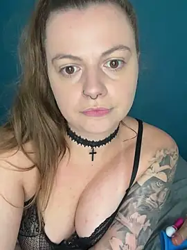 Snapshot of luskydream chatting on June 1, 2026, 2:06 pm luskydream online show from June 1, 2026, 2:06 pm