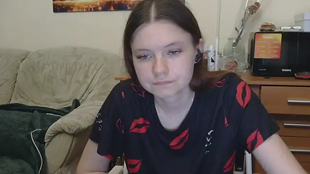 JessicaHolland1 online show from May 23, 2026, 6:18 pm