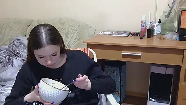 JessicaHolland1 online show from May 1, 2026, 8:36 pm