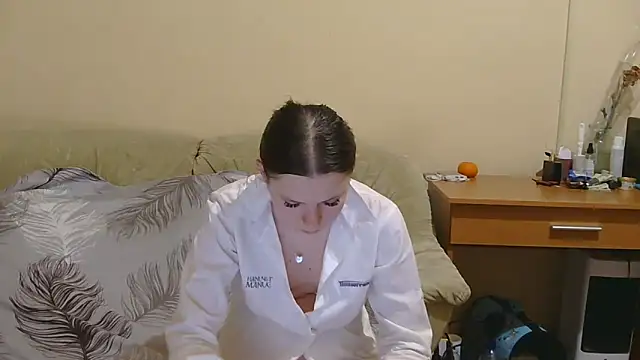 JessicaHolland1 online show from April 25, 2026, 7:33 pm