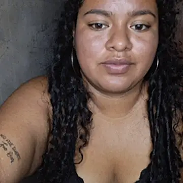 Snapshot of Curlysexy22 chatting on April 3, 2026, 8:32 am Curlysexy22 online show from April 3, 2026, 8:32 am