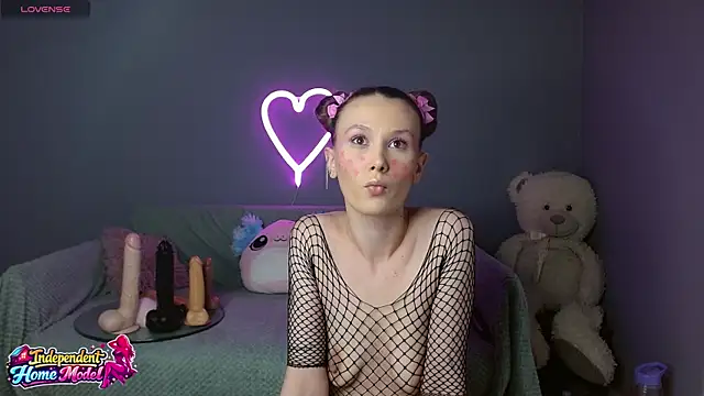 Snapshot of Bea_doll chatting on April 4, 2026, 10:05 pm Bea doll online show from April 4, 2026, 10:05 pm