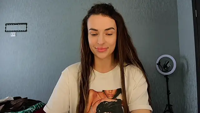 Kira  love1 online show from April 15, 2026, 9:15 am