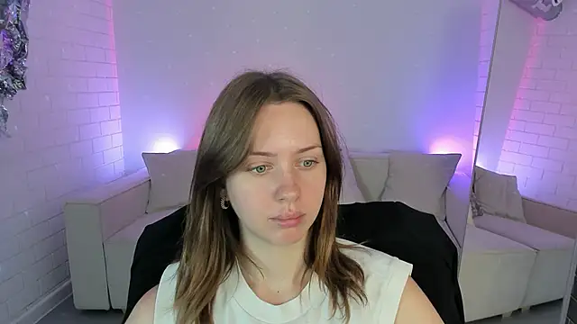 Snapshot of MeganClapp chatting on May 22, 2026, 5:16 am MeganClapp online show from May 22, 2026, 5:16 am