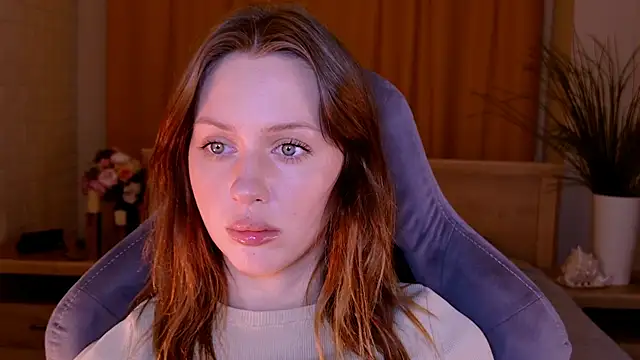 Snapshot of MeganClapp chatting on April 27, 2026, 5:27 am MeganClapp online show from April 27, 2026, 5:27 am