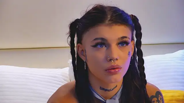 YasminnStorm online show from May 3, 2026, 4:39 am