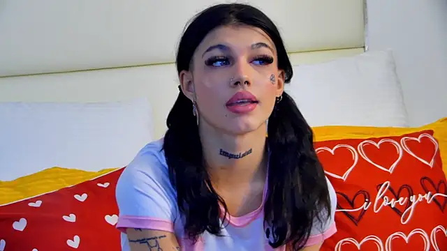 YasminnStorm online show from May 8, 2026, 4:38 am